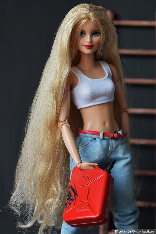 Компания — Куклы Barbie (Барби): Looks (фото 10)