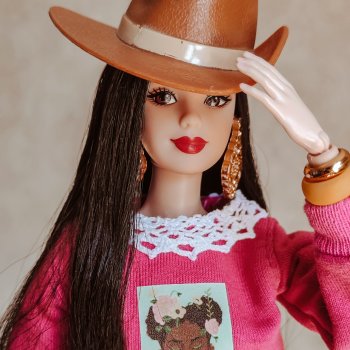 Новогодняя Маки, приехавшая к Пасхе