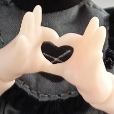 Уши, лапы, главное - копытца!