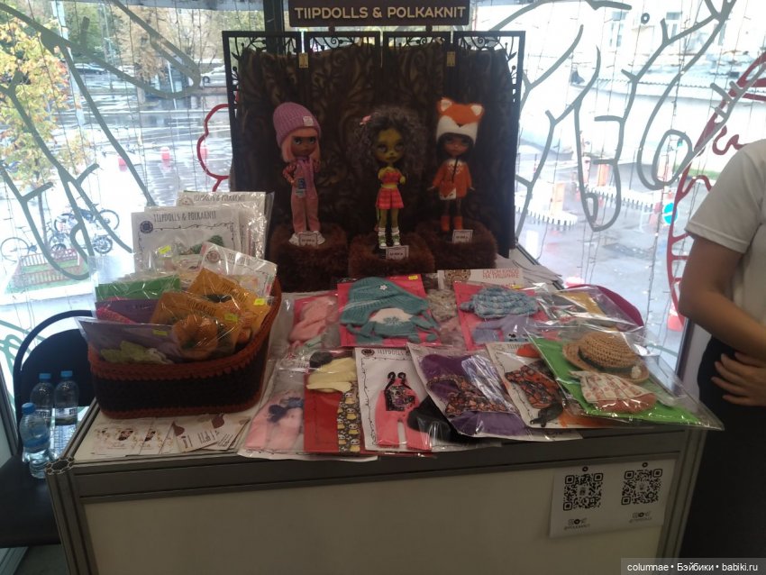 "Осенний салон" на Тишинке. Часть1. Мелодия между трубами вентиляции и пожарных кранов