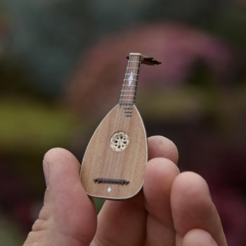 Пятихоровая ренессансная лютня в масштабе 1/12!