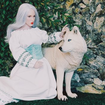 Белая ведьма и волк