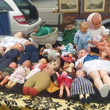 Куклы на блошином рынке