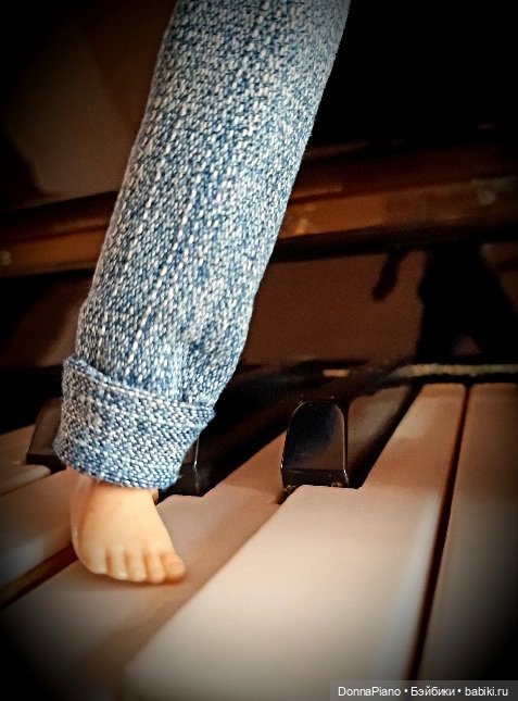 День Фортепиано — Куклы Barbie (Барби): Looks (фото 10)