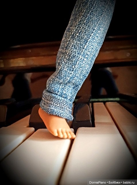 День Фортепиано — Куклы Barbie (Барби): Looks (фото 9)