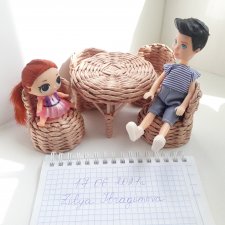 Стол и 4 стульчика Стол и 4 стульчика