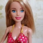 Барби (2019 Budget Red and Gold Dress Holiday Barbie (GFF68)