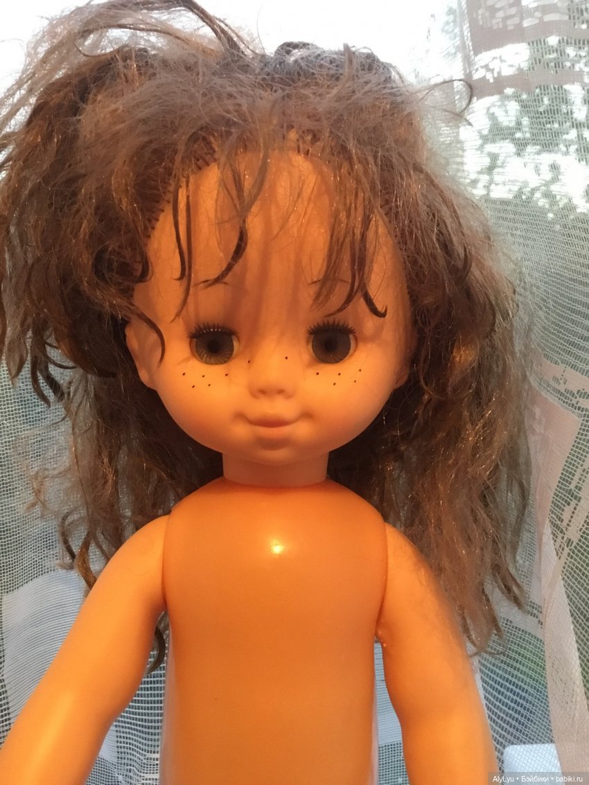 Помогите, пожалуйста, опознать куклу
