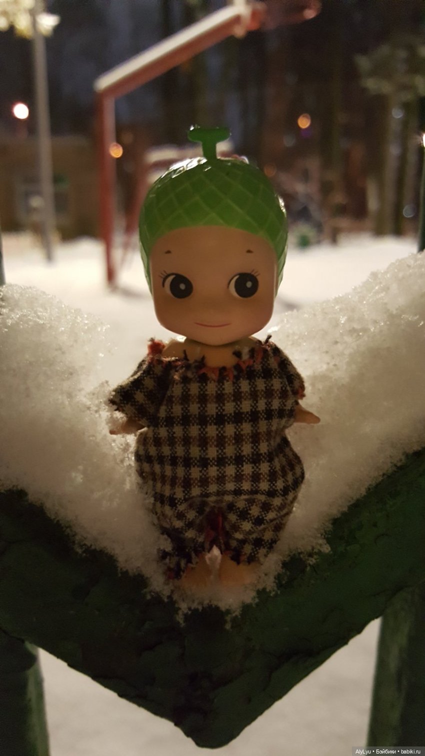 Вечерняя прогулка в снегу