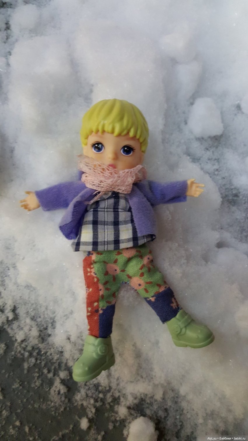 Вечерняя прогулка в снегу