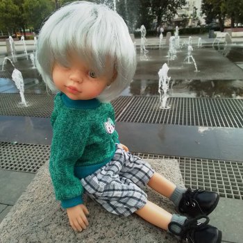 Сережа на прогулке