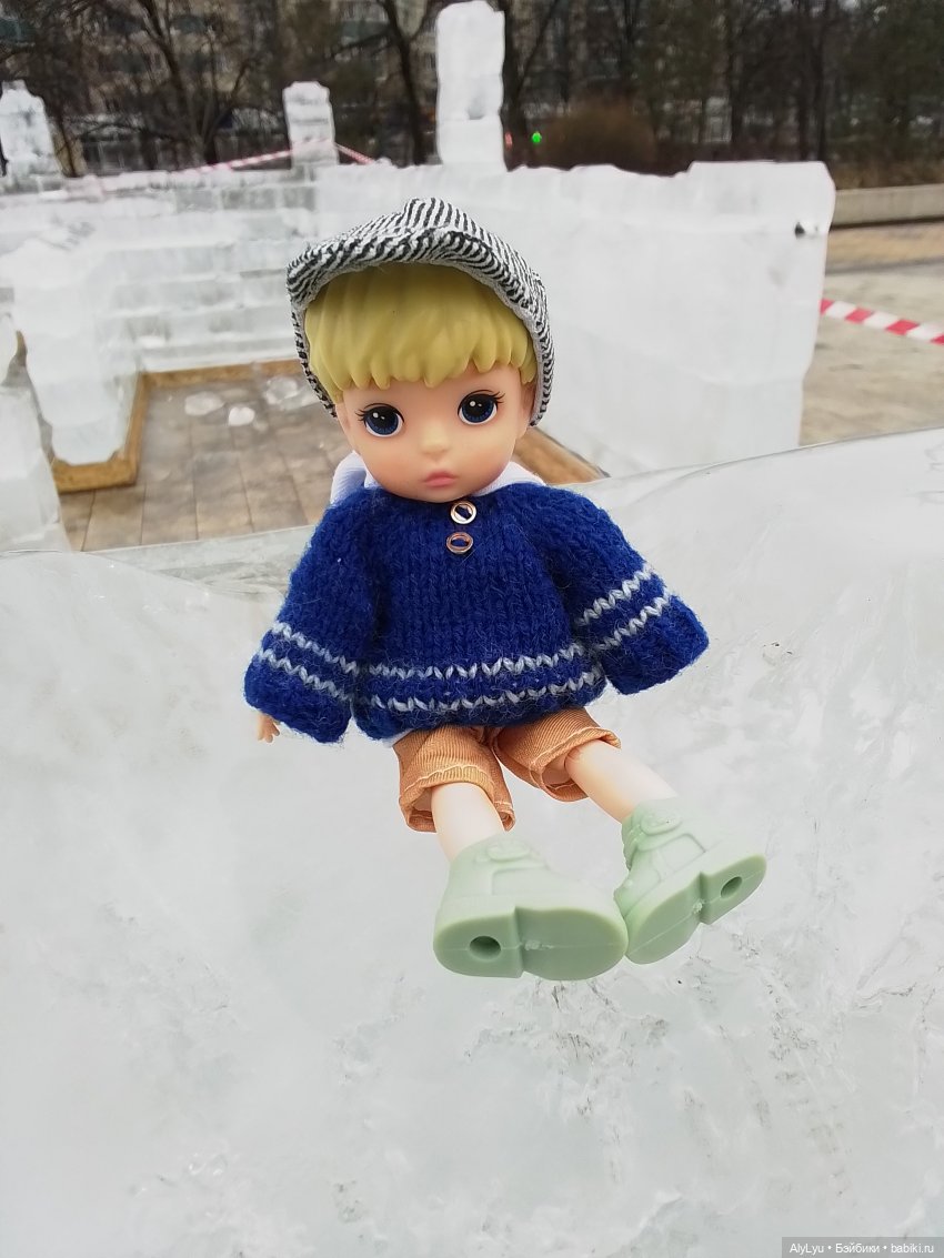 Новогодние игрушки, свечи и хлопушки (фото 10)