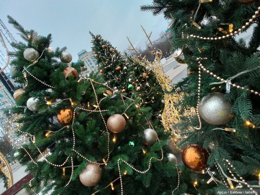 Новогодние игрушки, свечи и хлопушки (фото 6)