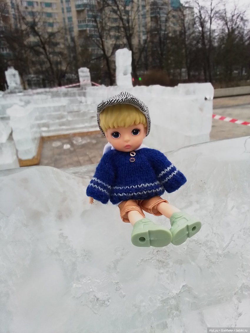 Новогодние игрушки, свечи и хлопушки (фото 9)