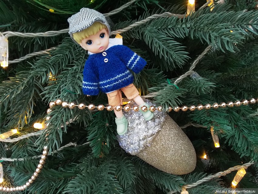 Новогодние игрушки, свечи и хлопушки (фото 2)