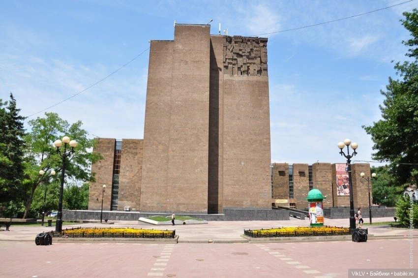 Фаня на выставке "Кукла Дона"