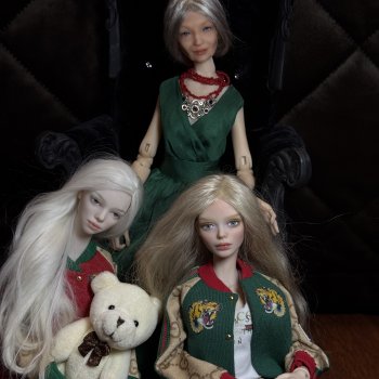 Бабуля с внучками