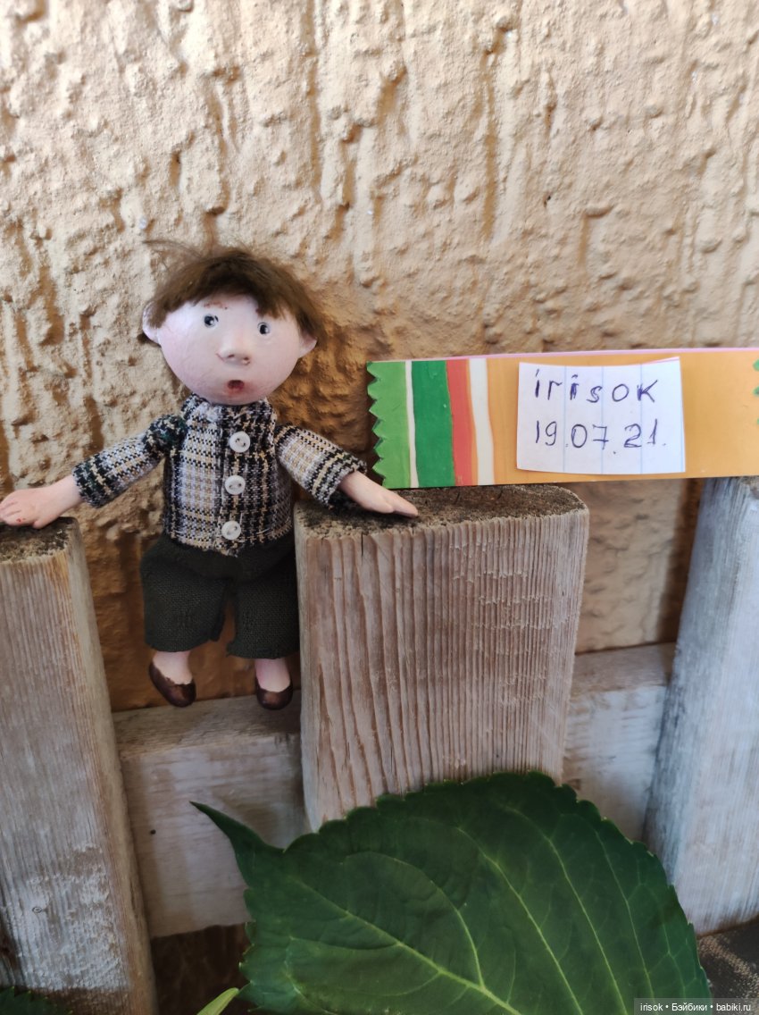 Куколка для куклы - 10 см .Голова, ручки и ножки из отвердевающей глины, тело  мягконабивное. Ручная работа.