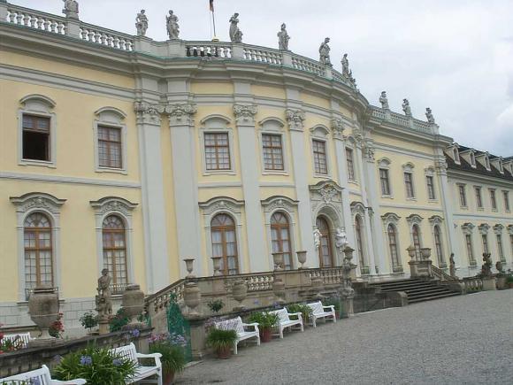 Кто сказал, что "МЫ не в СКАЗКЕ ЖИВËМ"