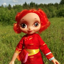 Алёнка на солнечной поляне