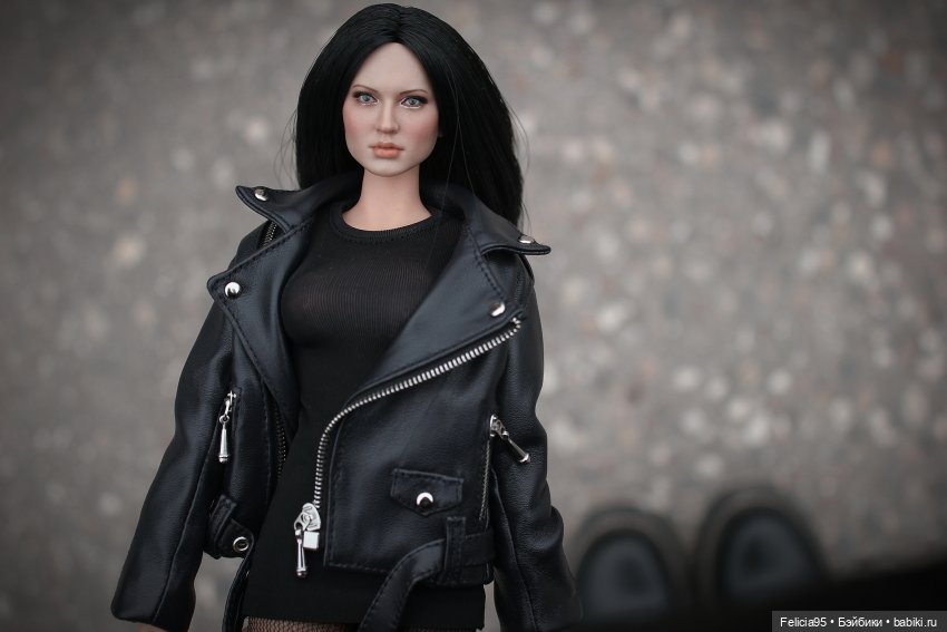 Эмили Браунинг или я вспомнила что у меня живут экшен