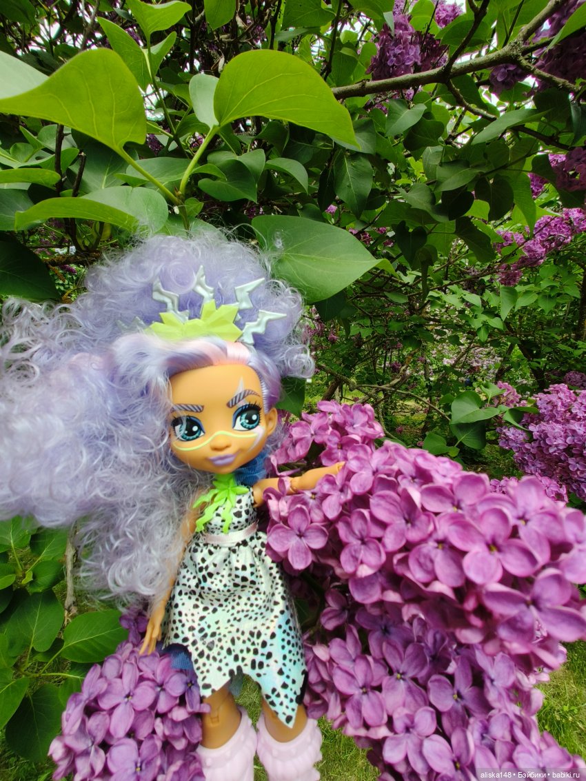Цветы и куклы. Теперь пещерки