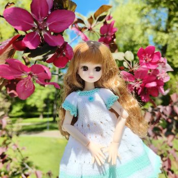 А куклы продолжают жить свою лучшую жизнь.