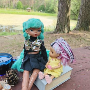 Петра и Карина путешествуют.