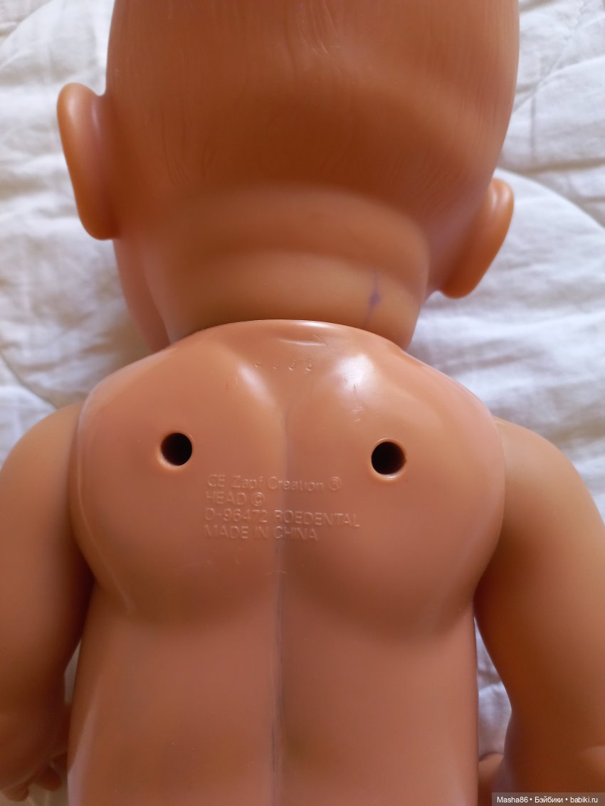 Вот такое клеймо и номер у нее есть