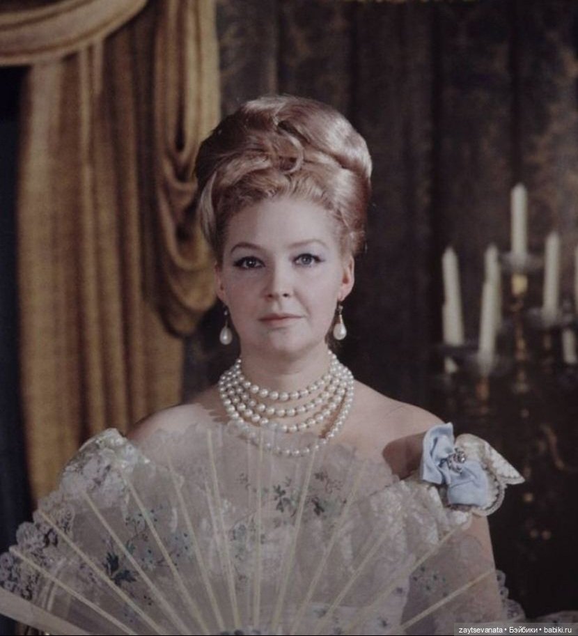 Платье Элен Курагиной: плющ, мох и дедлайны (фото 2)