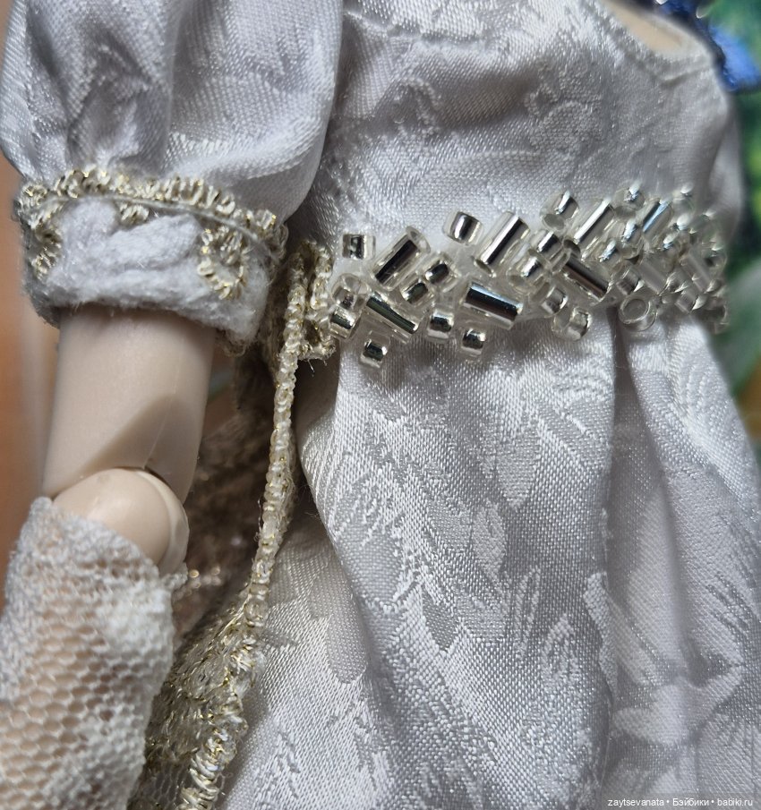 Платье Элен Курагиной: плющ, мох и дедлайны