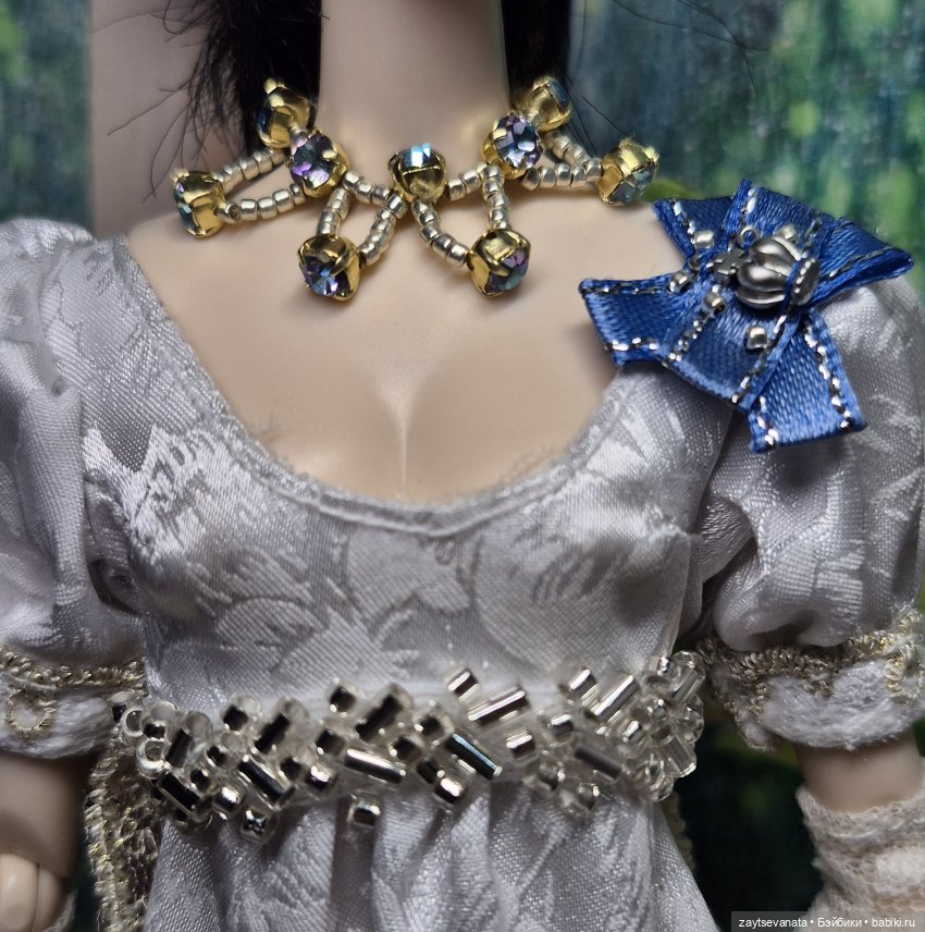 Платье Элен Курагиной: плющ, мох и дедлайны