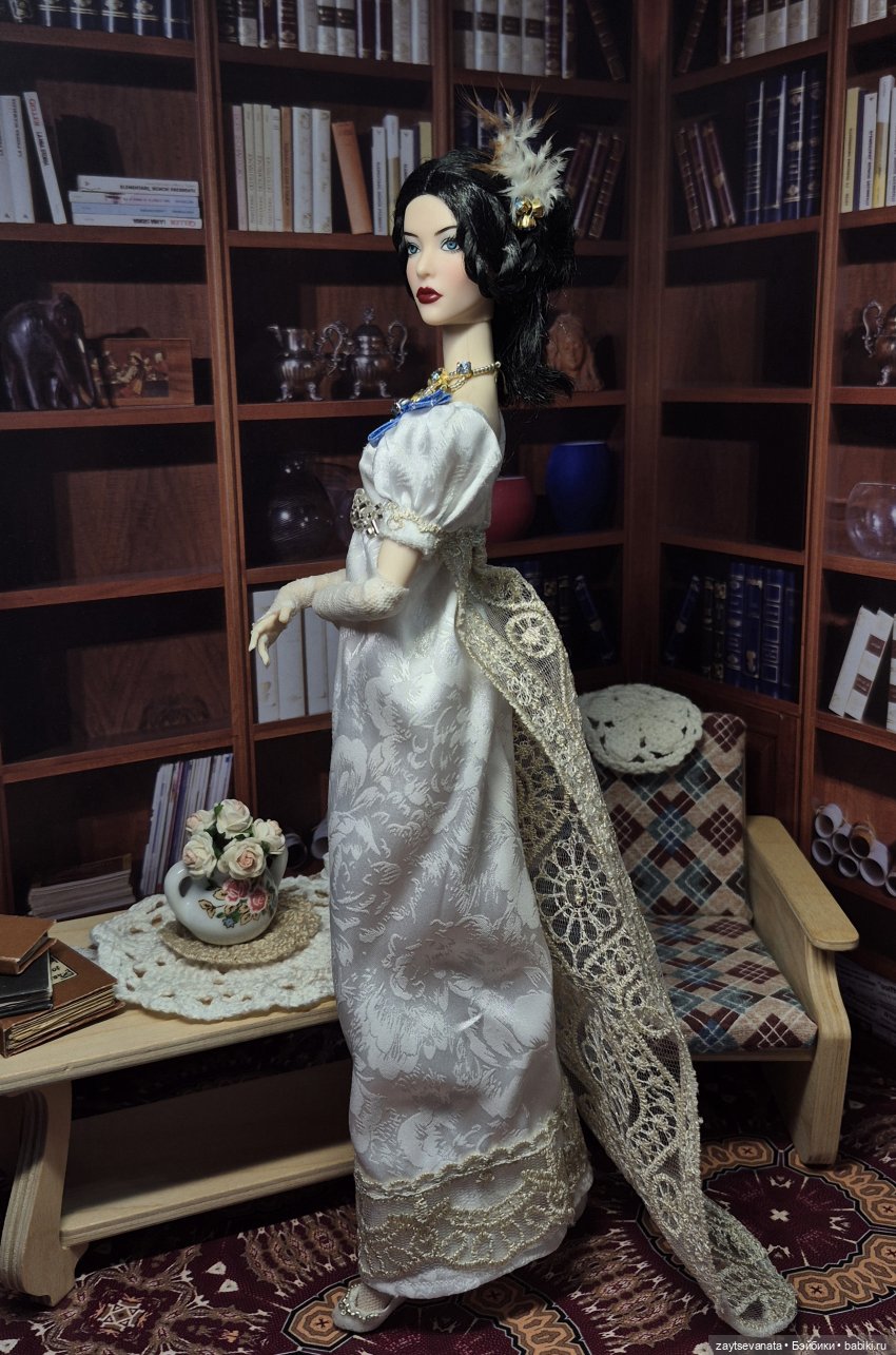 Платье Элен Курагиной: плющ, мох и дедлайны