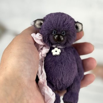 Тедди мишка Элфи с джинсовым брелочком.