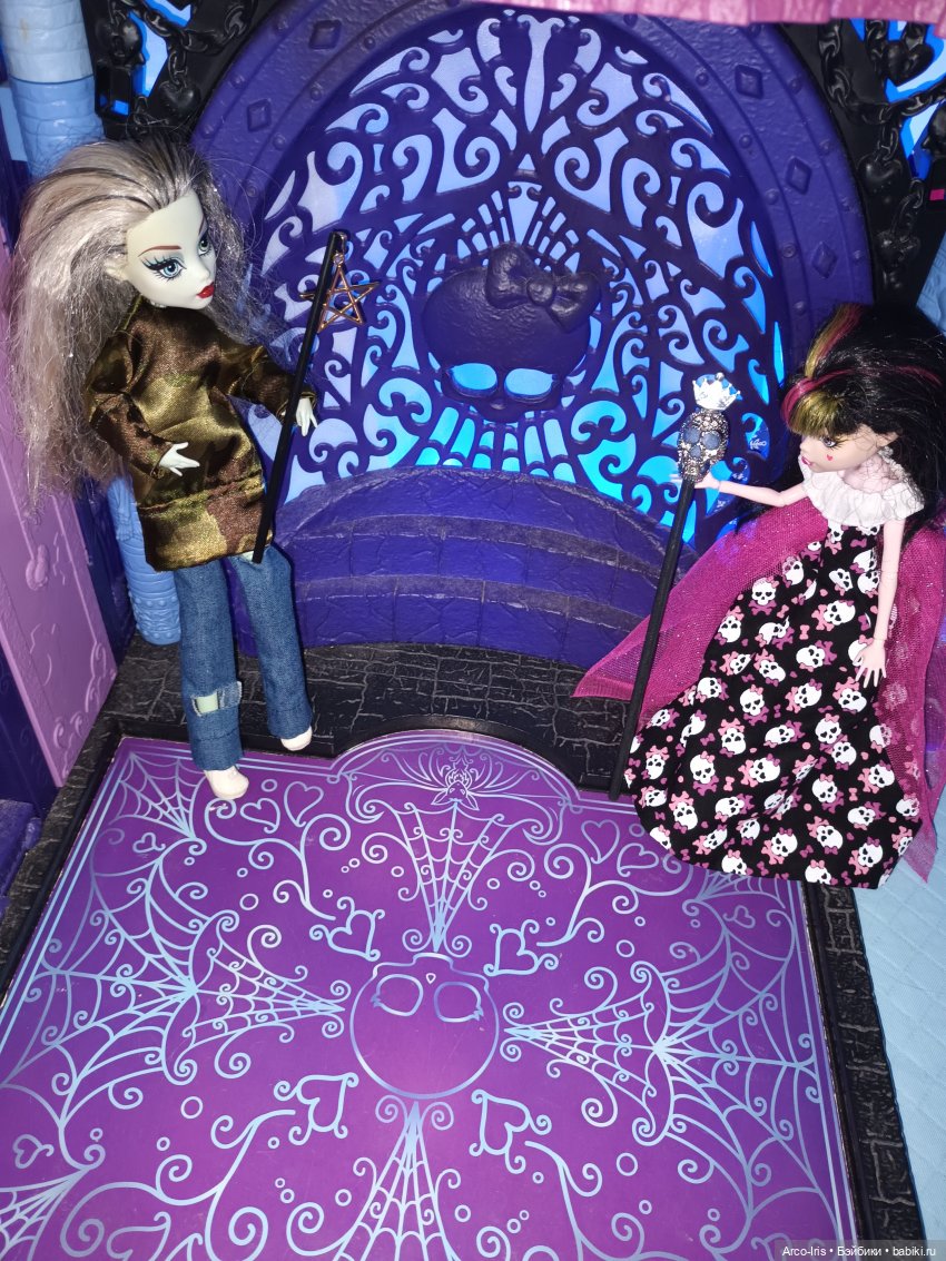 Оборотни, вампиры и артефакты