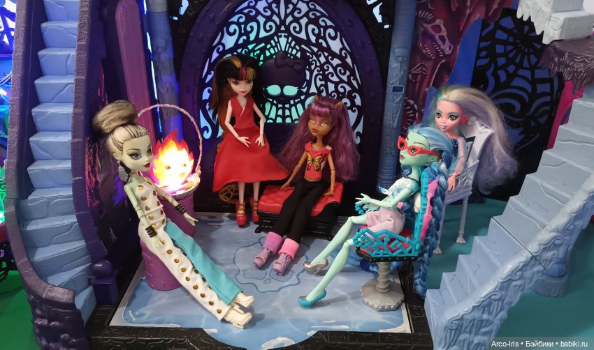 Динозавры и ветер в поле — Куклы Monster High и Ever After High: G1