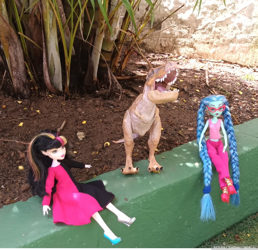 Динозавры и ветер в поле — Куклы Monster High и Ever After High: G1