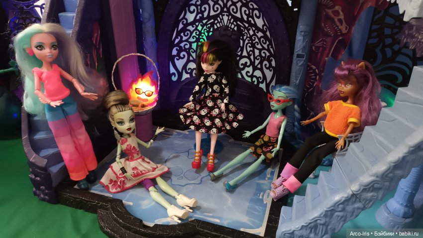 Динозавры и ветер в поле — Куклы Monster High и Ever After High: G1