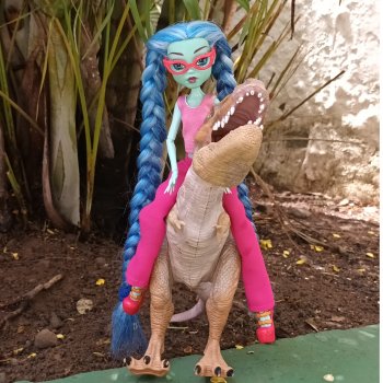 Динозавры и ветер в поле