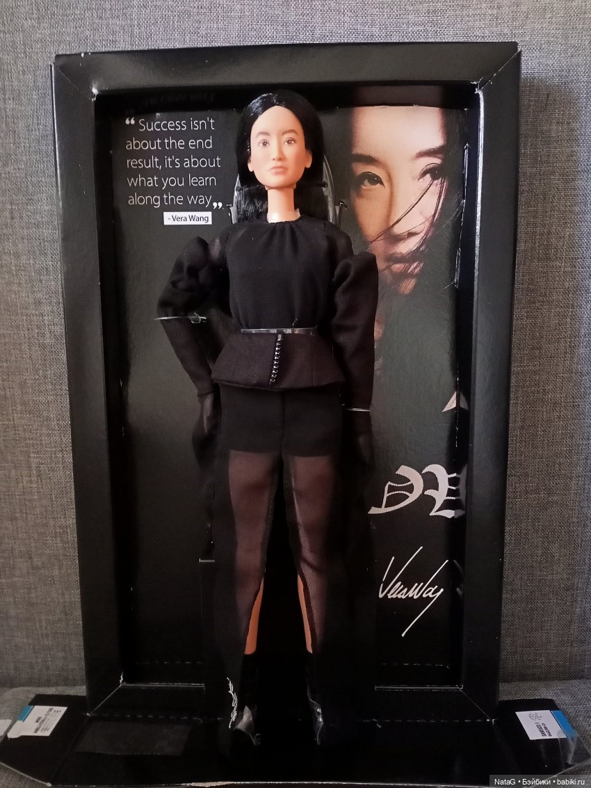 Распаковка-обзор Barbie Vera Wang (фото 3)