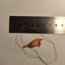 Как измерить диаметр пальца куклы с помощью линейки и нитки