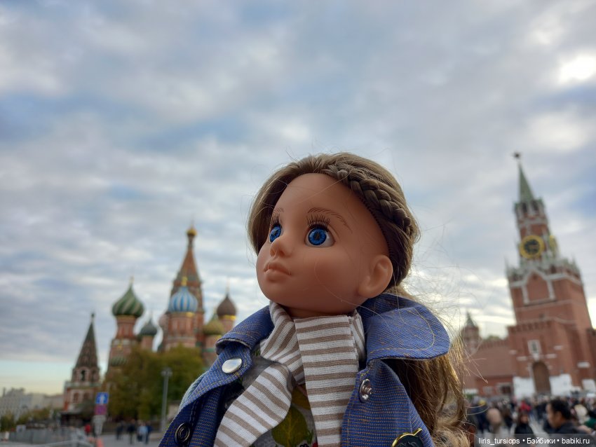Мирэя и осенняя Москва — Российские куклы Весна (фото 4)