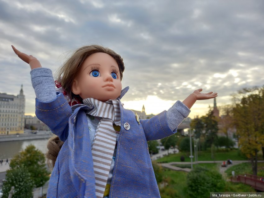 Мирэя и осенняя Москва — Российские куклы Весна (фото 6)