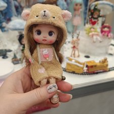 Милая об11 с красивым мейком