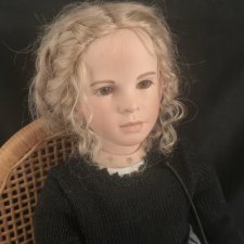 Кэти Ли Vera Scholz