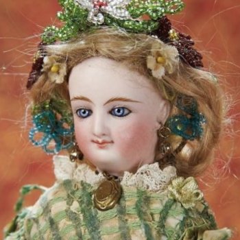 Модные французские куклы и декор из стекляруса