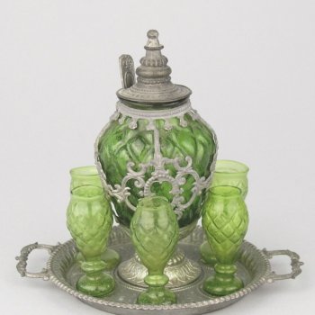 Антикварная кукольная посуда - Зелёное стекло