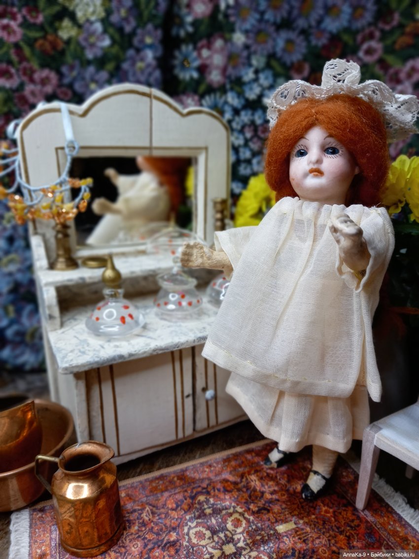 Утренний туалет — Антикварные куклы Mignonette (Миньонетта): карманные (фото 4)