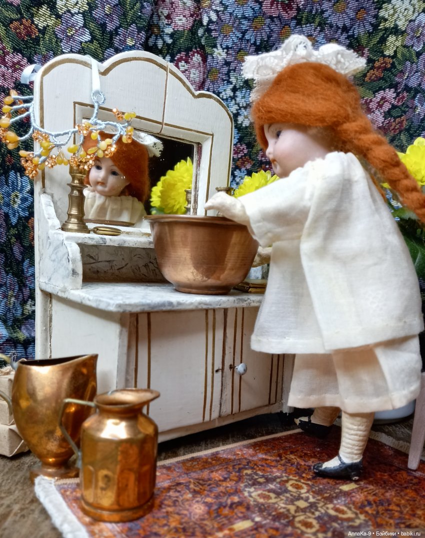 Утренний туалет — Антикварные куклы Mignonette (Миньонетта): карманные (фото 3)