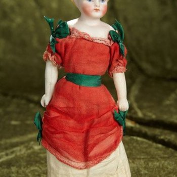 Любовь к простым платьям